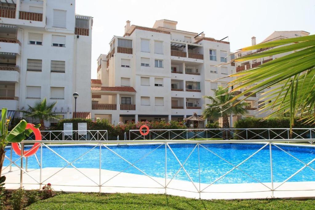 2Bdr Sunny Apartment With Pool And Private Parking In Benalmadena Exterior photo