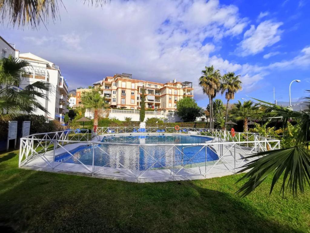2Bdr Sunny Apartment With Pool And Private Parking In Benalmadena Exterior photo