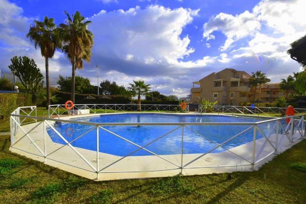 2Bdr Sunny Apartment With Pool And Private Parking In Benalmadena Exterior photo